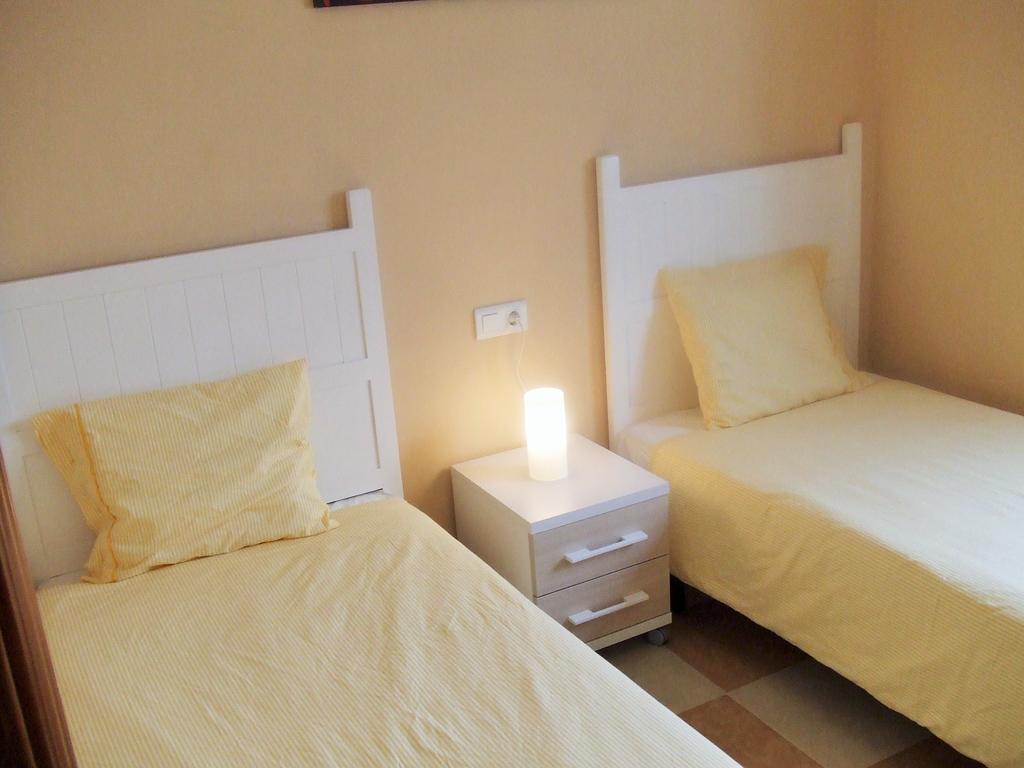 Apartamentos Decada Malaga Bilik gambar