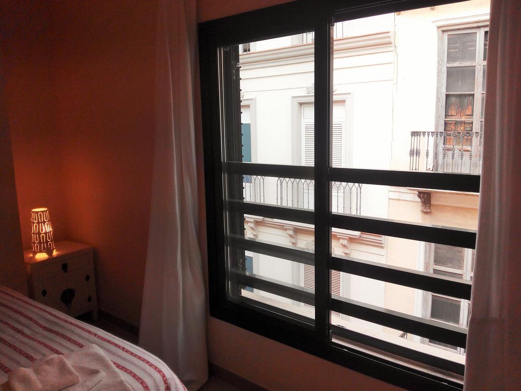 Apartamentos Decada Malaga Bilik gambar