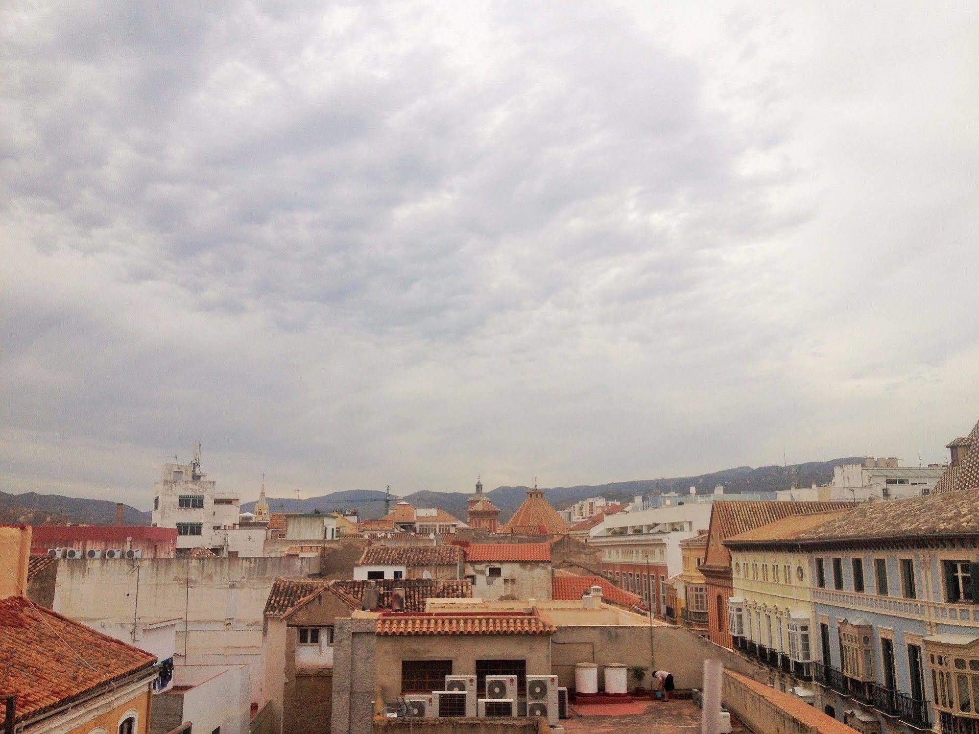 Apartamentos Decada Malaga Luaran gambar