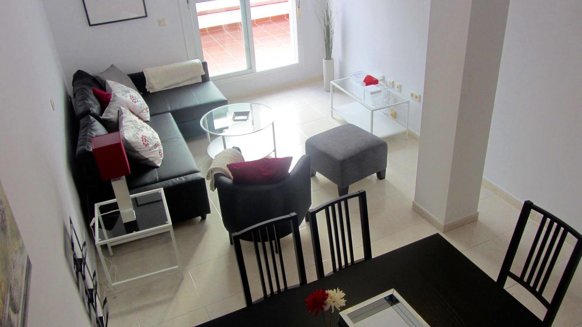 Apartamentos Decada Malaga Luaran gambar