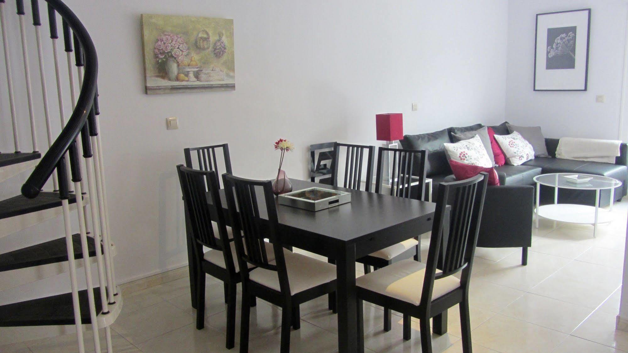 Apartamentos Decada Malaga Luaran gambar