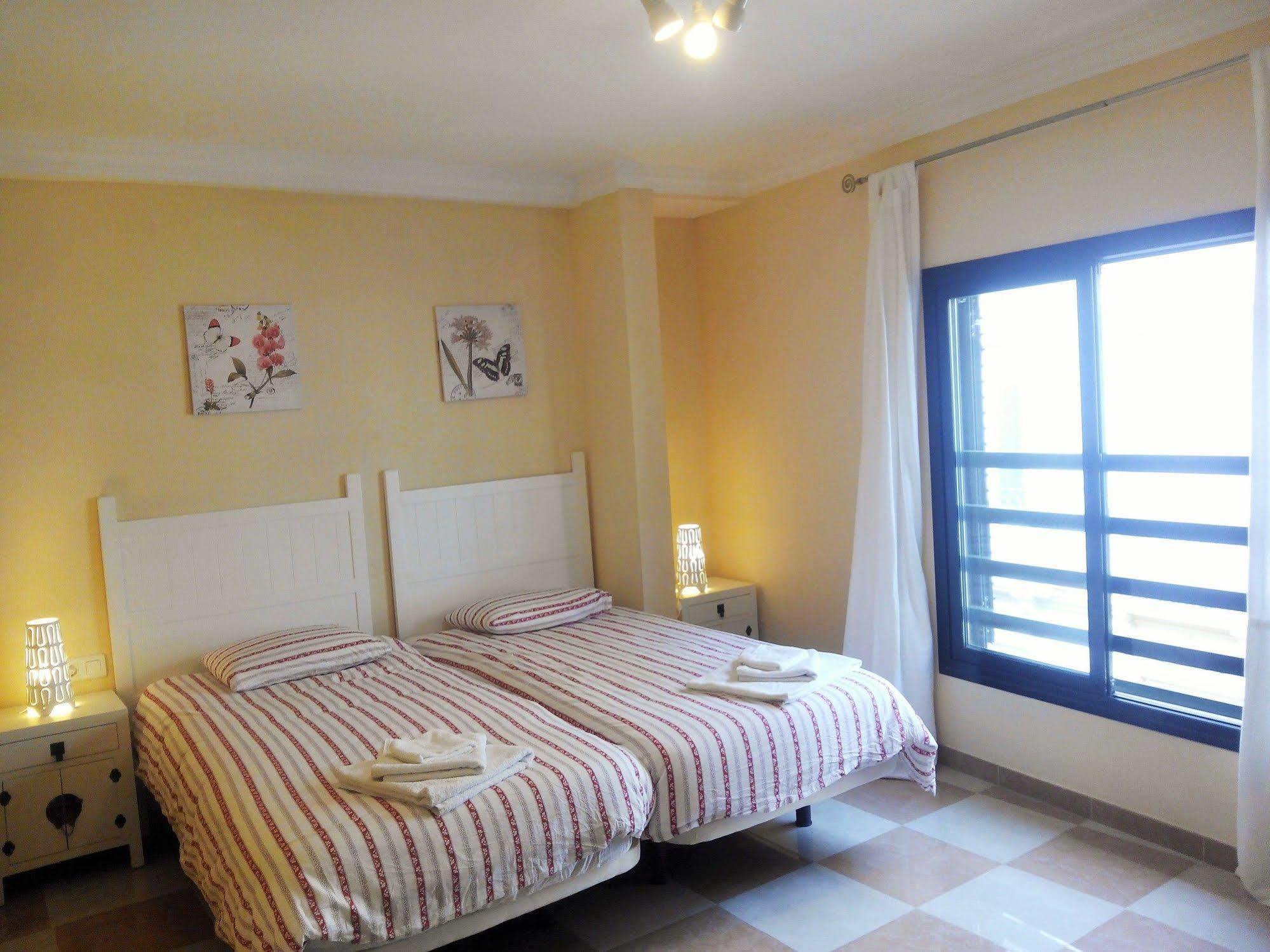 Apartamentos Decada Malaga Luaran gambar