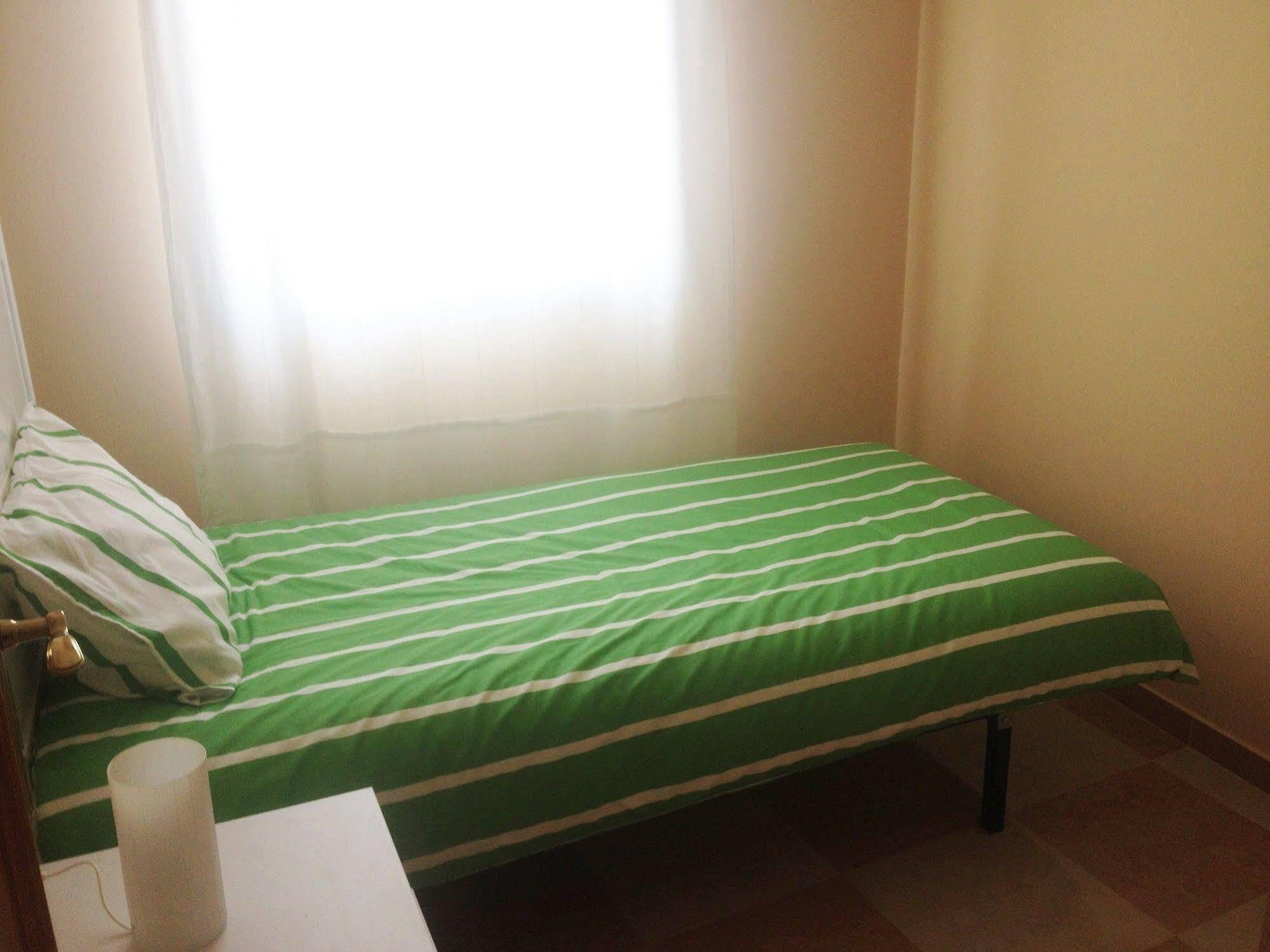 Apartamentos Decada Malaga Luaran gambar